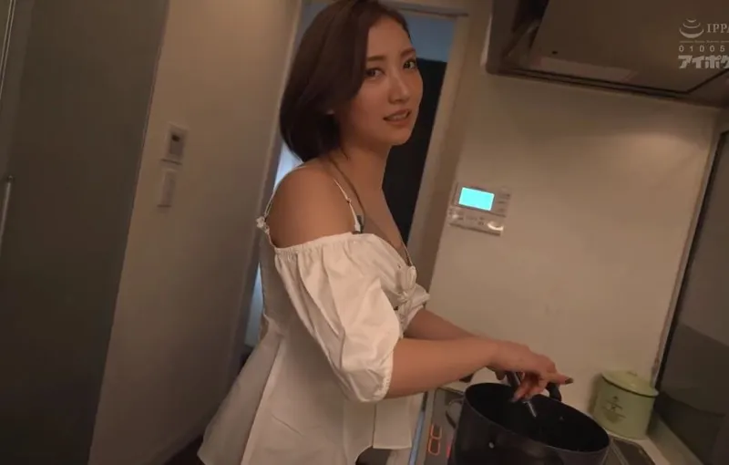 Cậu em chồng yêu trúng số và người vợ mới cưới của anh trai có chiếc lưỡi điêu luyện