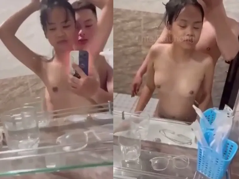 Dáng mảnh em cùng any địt trước gương quay kỉ niệm